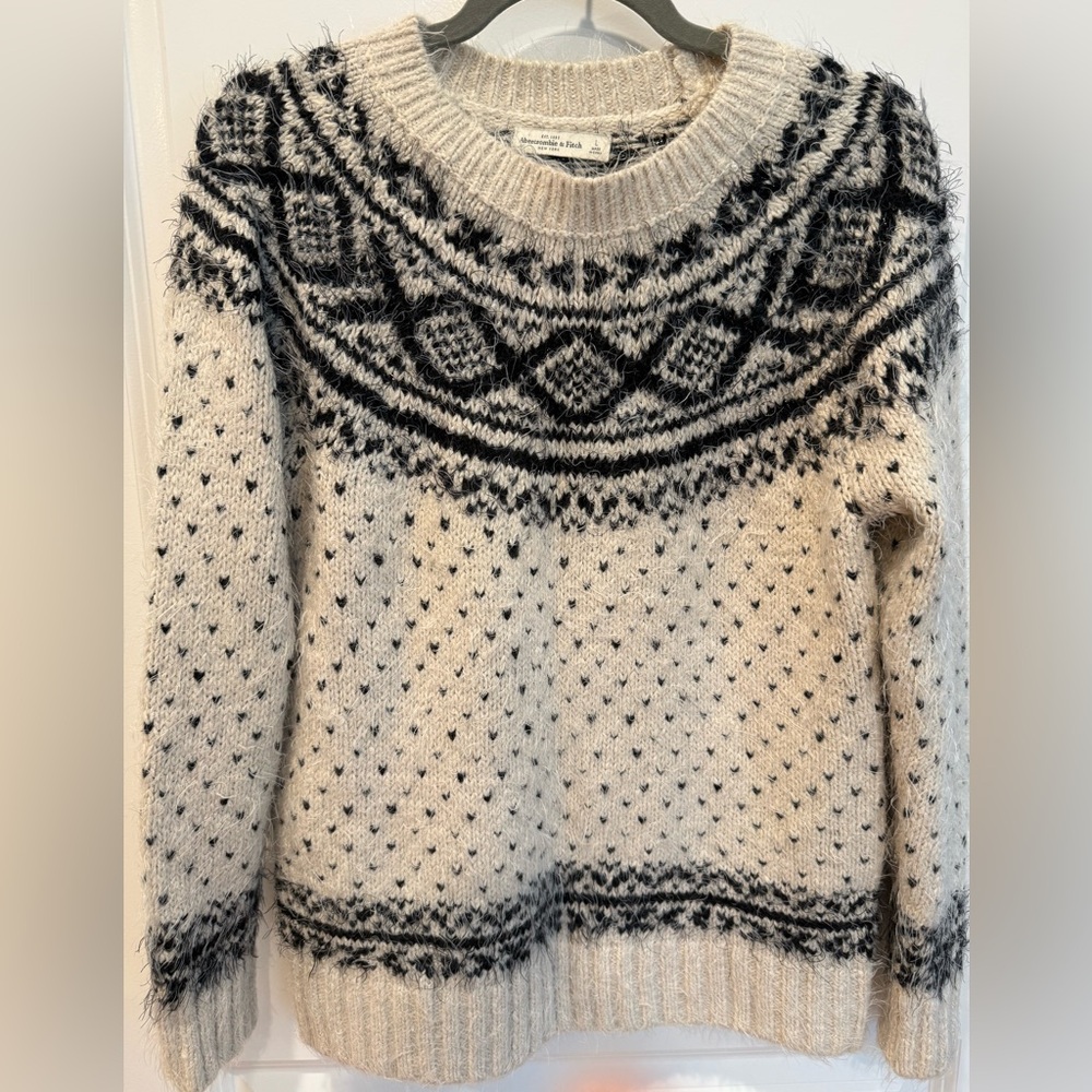 Abercrombie SUPER soft sweater